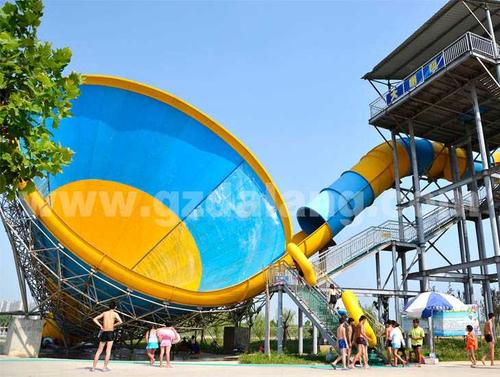 人工造浪與大型水屋水寨系列設(shè)備 打造水上樂(lè)園的核心引擎